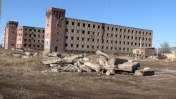 Գյումրիի վթարային շենքում ապրող 9 ընտանիքների` վարձով բնակարան տեղափոխվելը ձգձգվում է. ինչո՞ւ