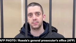 Хейден Дэвис на процессе в оккупированном Россией Донецке