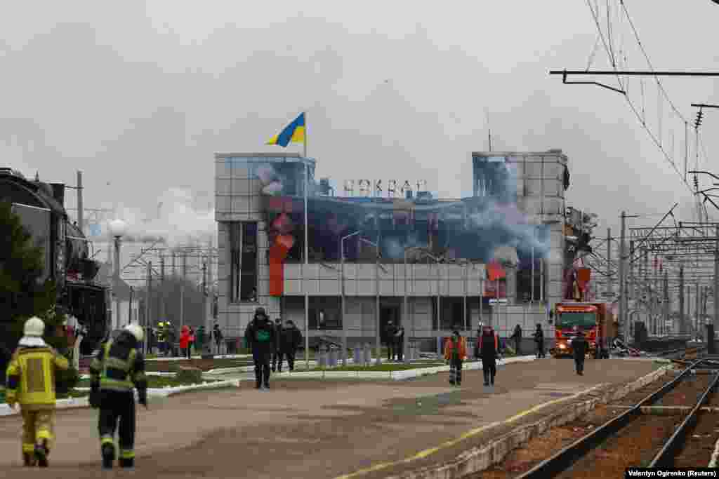 Зруйнована будівля залізничного вокзалу у Фастові внаслідок російської атаки