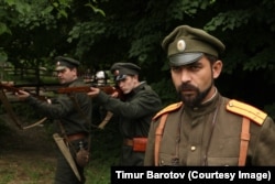 Баротов у ролі сотника Андрієнка у фільмі «Українська революція»