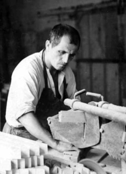 Василь Левкович під час роботи у концтаборі. 1963 р. Архів ЦДВР