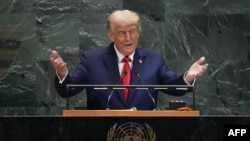 Президент США Дональд Трамп виступає на Генеральній Асамблеї Організації Об'єднаних Націй у штаб-квартирі ООН у Нью-Йорку. 23 вересня 2025 року