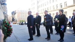 Zoran Živković sa članovima Vlade Zorana Đinđića