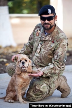 Навіть після демобілізації Баротов продовжував підтримувати зв'язок з військом