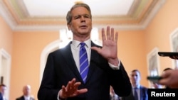 Міністр фінансів США Скотт Бессент обговорив плани запровадження нових санкцій проти РФ, коли зустрівся з групою європейських послів на початку цього тижня, пише Blomberg