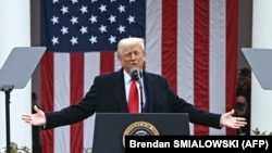 Президент США Дональд Трамп оголошує про запровадження мит на товари з інших країн, Вашингтон, 2 квітня 2025 року