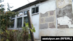 Վանո Սիրադեղյանի հայրական տունը Կոթի գյուղում