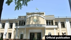 Өзбекстандын Саламаттык сактоо министрлигинин имараты. Иллюстрациялык сүрөт.