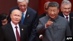 Ілюстраційне фото. Лідери Росії та Китаю Володимир Путін і Сі Цзіньпін під час святкування 80-ї річниці перемоги над Японією в Другій світовій війні, вересень 2025 року