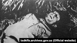 ЦДКФФА України ім. С.Г. Пшеничного Зміст: Жертва голоду. Репродукція. Місце і дата зйомки: УССР, 1932–1933 рр.