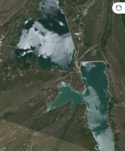 Qarasuvbazar yapma gölüniñ Yandex haritasında süreti