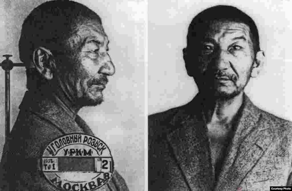 Авторы газеты "Қазақ": Жаханша Досмухамедов, активист движения "Алаш". Последнее фото в тюремных застенках. Москва, 1938 год.