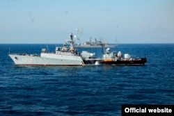 Фрегат USS Taylor (FFG 50) класу Oliver Hazard Perry бере участь у навчаннях Sea Breeze-2010 у Чорному морі. Архівне фото