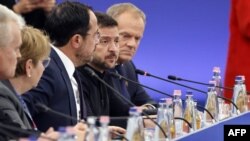 Президент України Володимир Зеленський (другий праворуч) на саміті Європейської політичної спільноти в Будапешті, Угорщина, 7 листопада 2024 року