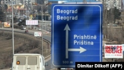 Na osnovu zakona, u koji je RSE imao uvid, Skupština Kosova ovlašćuje Državnu delegaciju za pregovore i postizanje sporazuma konačnoj fazi dijaloga sa Srbijom