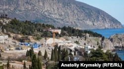 Вид на Аю-Даг в Ялте, архивное фото