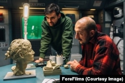 «Володимир Кравчук, виконавець головної ролі, він деколи був в дуже гарячих точках і його основна ціль була хоча би дожити до ось цих знімальних днів» – Павло Остріков