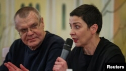 Марія Колесникова і Віктор Бабарико після звільнення з в’язниць у Білорусі