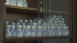 У Чехії проти COVID-19 почали вакцинувати медиків та літніх людей