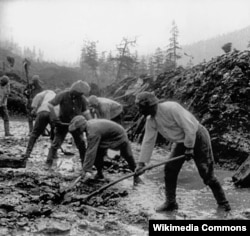 В’язні Севвостлагу на будівництві Колимської траси з Магадана до Якутська – «Дороги на кістках». ГУЛАГ, СРСР