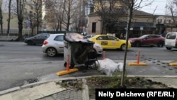 Izgorjeli kontejner za smeće, 2. decembra 2025.