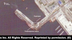 Спутниковый снимок после атаки украинских подводных дронов на российскую подлодку в порту Новороссийска, 16 декабря 2025 года