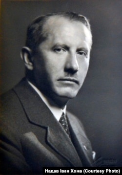 Євген Коновалець – полковник Армії УНР, командант УВО, голова Проводу українських націоналістів (1927), перший голова ОУН. Народився 14 червня 1891 року в селі Зашків Львівської області, вбитий радянським агентом 23 травня 1938 року в Роттердамі, Нідерланди. Фото 1938 року