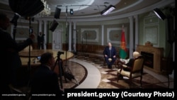 Александр Лукашенко во время интервью телеканалу Newsmax, 13 декабря 2025 года