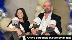 Soții Ana și Alexei Naumov și cei trei copii ai lor.