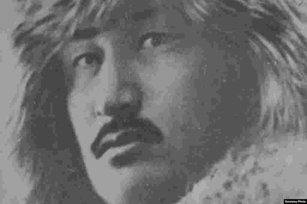 Авторы газеты "Қазақ": Ильяс Жансугуров, поэт, журналист, общественный деятель.