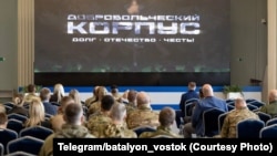 Демонстрация видеоролика о "Добровольческом корпусе" в "Музее героизма" на ВДНХ в Москве