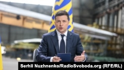 «СБУ і МВС повинні відпрацювати чіткий алгоритм оцінки можливих ризиків, а також систему відповідей на ці ризики, щоб усунути будь-яку загрозу для людей», – цитує президента його пресслужба