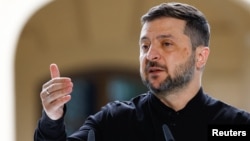 «На початок сьогоднішньої доби нашим силам вдалося звільнити вже, і це від початку операції, більш ніж 174 квадратних кілометри і більш ніж 194 кілометри були очищені від російських диверсантів», – заявив Зеленський