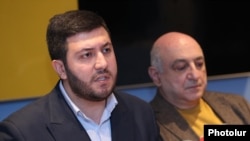 Armenia - Areg Kochinian (left) and Boris Navasardian, another member of an Armenian delegation that visited Azerbaijan, at a news conference in Yerevan, November 24, 2025.