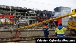 Зруйнований вокзал у Фастові після російської атаки, 6 грудня 2025 року