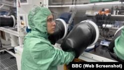 Школярка працювала з провідними дослідниками лабораторії університету у Свонсі