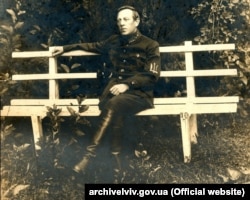 Головний Отаман армії і флоту Української Народної Республіки Симон Петлюра в місті Кам’янець-Подільському