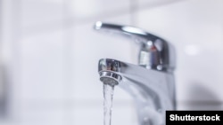 Води немає у Петровському та Кіровському районах (західна частина ближче до лінії розмежування)