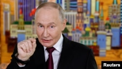 В ISW зазначили, що відповіді кремліських чиновників узгоджуються із заявами Путіна про те, що Росія зацікавлена ​​лише в підписанні мирних угод із проросійським урядом в Україні