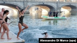 Спокій перед бурею: фотографії відобразили життя напередодні коронавірусної кризи