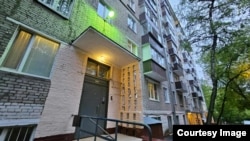 Та самая блочная девятиэтажка на улице Пилота Нестерова в Москве