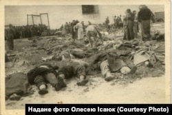 Люди шукають своїх рідних