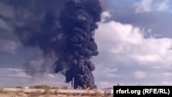 Пожар на нефтебазе в Феодосии. Архивное фото