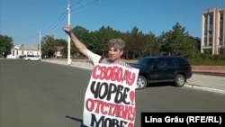 Protest la Tiraspol pentru drepturile omului, vocatul transnistrean Stepan Popovsk, vineri, 7 august 2020.