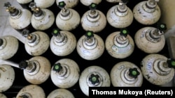 Aktom je traženo uređenje oblasti medicinskih gasova na način da doneseni propisi budu usklađeni sa važećom zakonskom regulativom u oblasti lijekova i na taj način primjenjivi pravnim licima koja obavljaju djelatnosti proizvodnje i/ili prometa na veliko medicinskih gasova