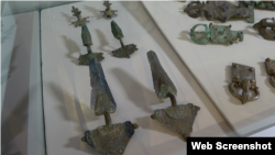 Фибулы (металлическая застежка, которая одновременно выполняла функцию украшения) из разграбленных могильников крымских готов, 6-7 вв.