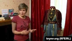 Эльмира Катаки планировала стать судьей в Крыму, но связала свою жизнь с творчеством