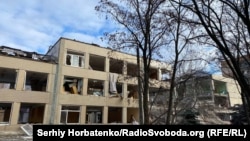 Последствия российского авиаудара по школе в Славянске, Донецкая область, 25 ноября 2025 года