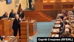 Mustafa Cemilev Çehiya Senatında çıqışta buluna. Praga, Çehiya, 2024 senesi dekabrniñ 18-i