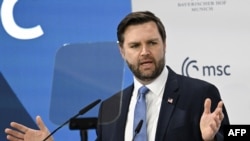 Вице-президент США Джей Ди Вэнс выступает на Мюнхенской конференции по безопасности 14 февраля 2025 года